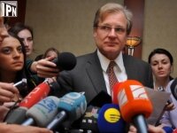 US Ambassador granted certificates to graduates Radio Liberty Media School